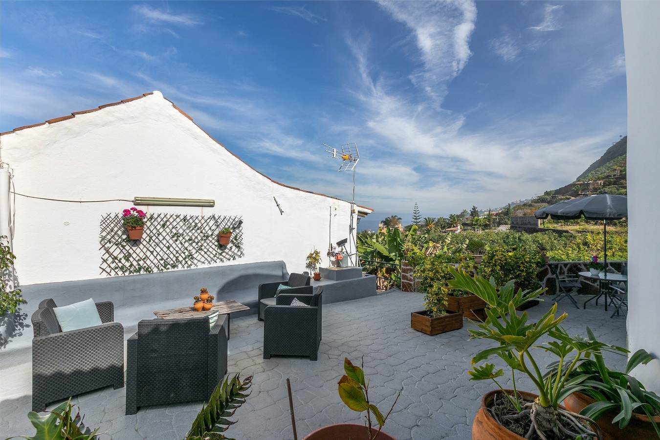 Holiday Home Vista Valle with Sea View, Terrace & Wi-Fi in La Orotava, North Tenerife