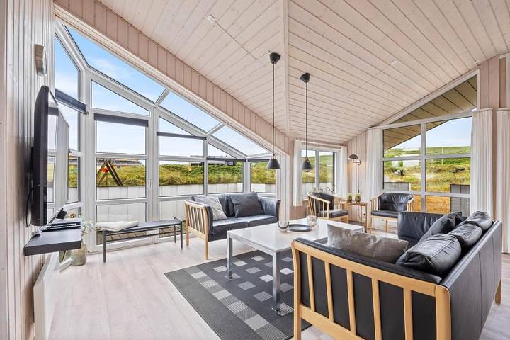 Family-friendly holiday home for 8 people near the beach in Hvide Sande, Holmsland Klit