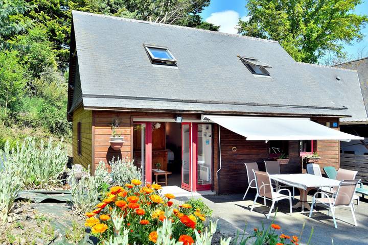 Lovely vacation home Maison en bois in Pluduno, Région de Dinan