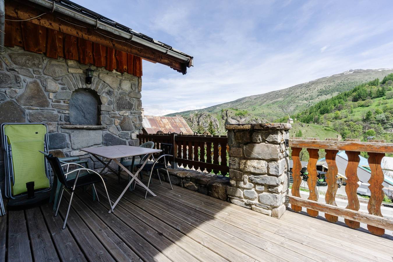 Ganze Wohnung, Ferienwohnung 'Primevère' mit Bergblick, privater Terrasse und Wlan in Valloire, Region Saint-Jean-de-Maurienne