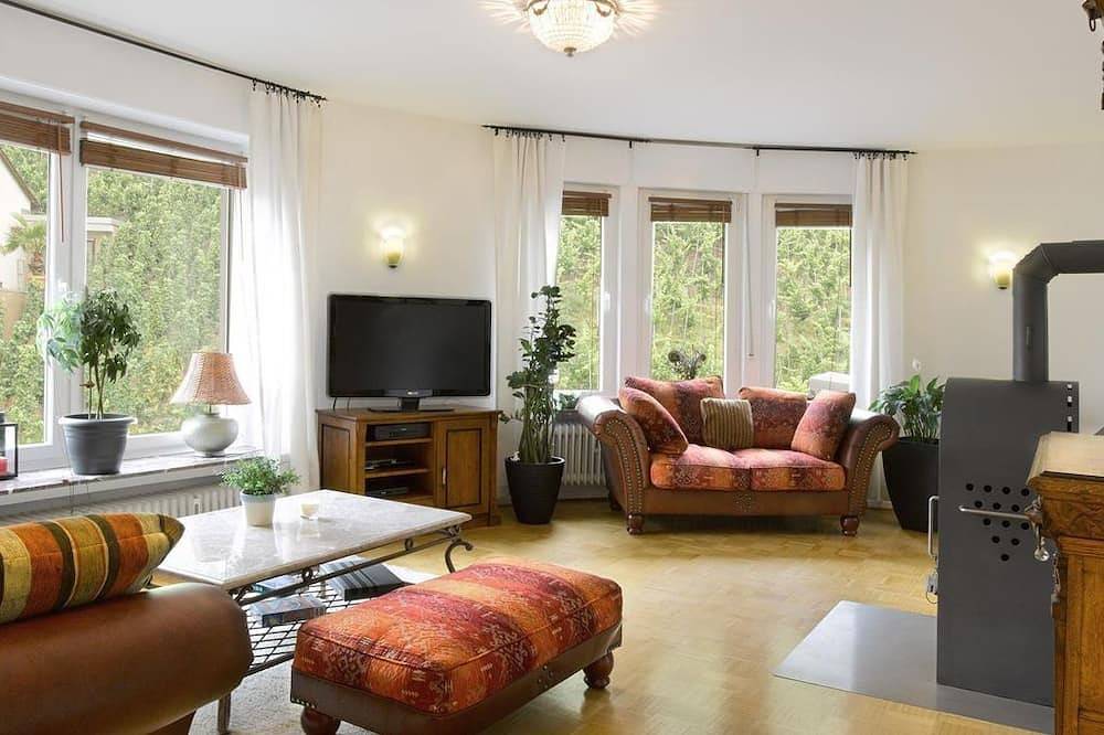 Ganze Wohnung, Ferienwohnung am Bleidenberg - Ferienwohnung Weingut Anton Hammes in Alken, Osteifel