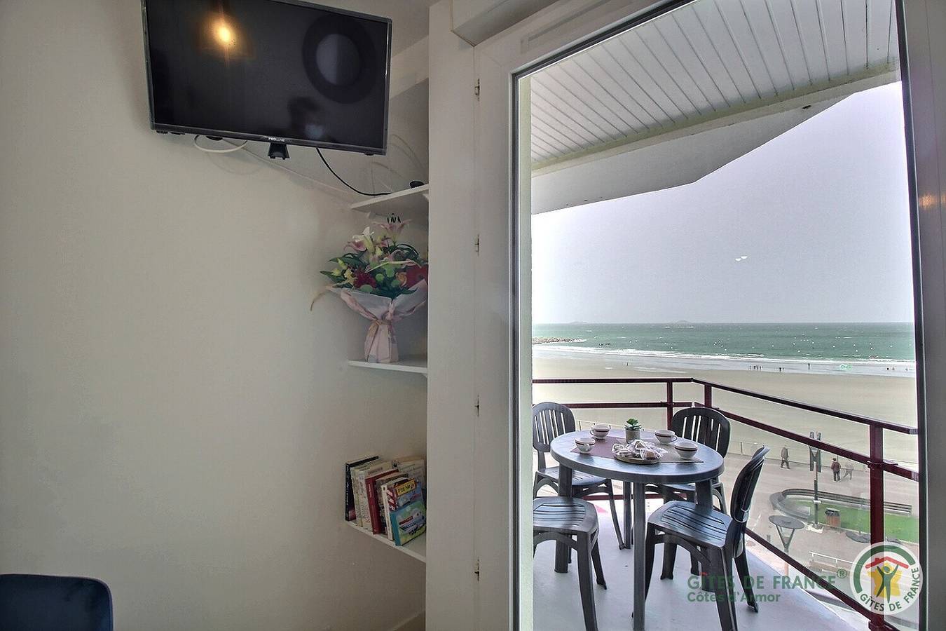 Trestraou Face à la mer in Perros-Guirec, Côte de Granit Rose