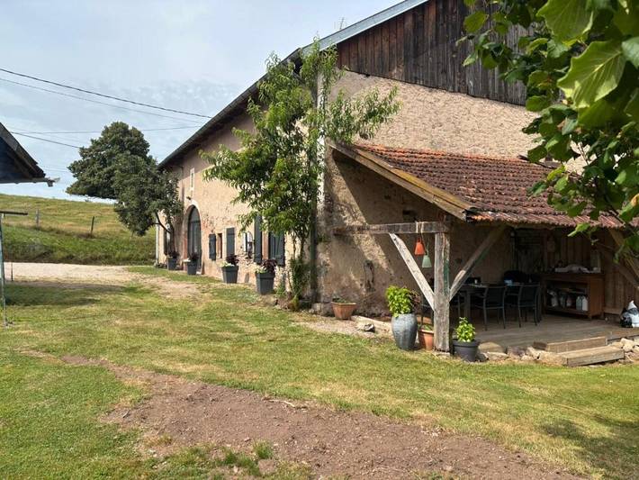 Gîte pour 2 personnes, avec Terrasse ainsi que Jardin et Vue à Corcieux