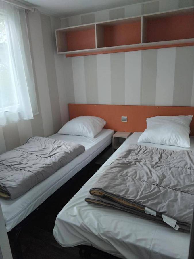 Location de vacances pour 6 personnes, avec piscine et jardin à Vironchaux - 3