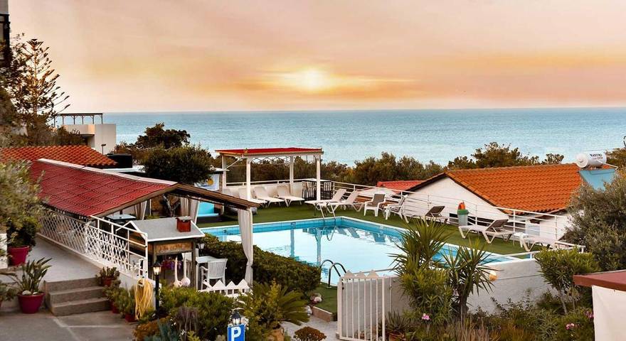 Ferienwohnung für 5 Personen, mit Garten und Ausblick sowie Pool, kinderfreundlich