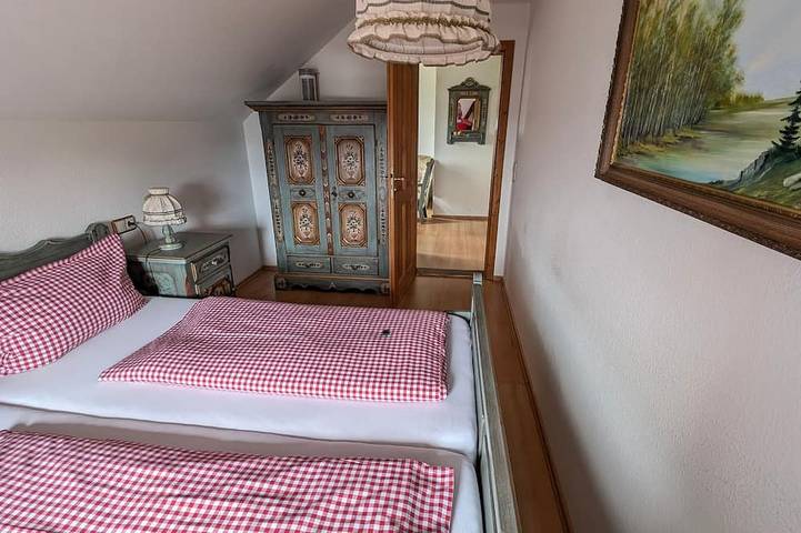 Zimmer 4 - Berggasthaus & Pension Schöne Aussicht in Klingenthal, Chemnitz und Umgebung