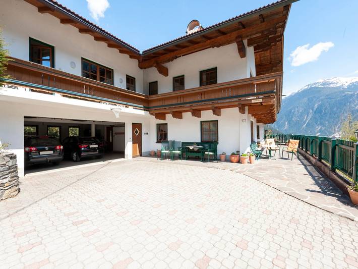 Ferienwohnung für 6 Personen, mit Balkon und Terrasse sowie Garten in Finkenberg - 4
