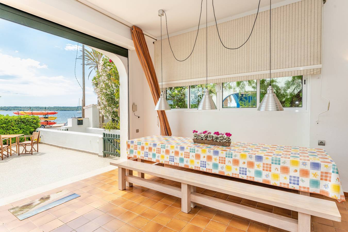 Casa Ullastre de Fornells - Maison située en bord de mer, avec terrasse et vue sur la mer ; parking dans la rue in Fornells, Es Mercadal