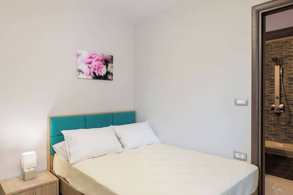 Ganze Wohnung, Bright, Modern Flat next to Beach & near Platanias in Gerani, Chania und Umgebung