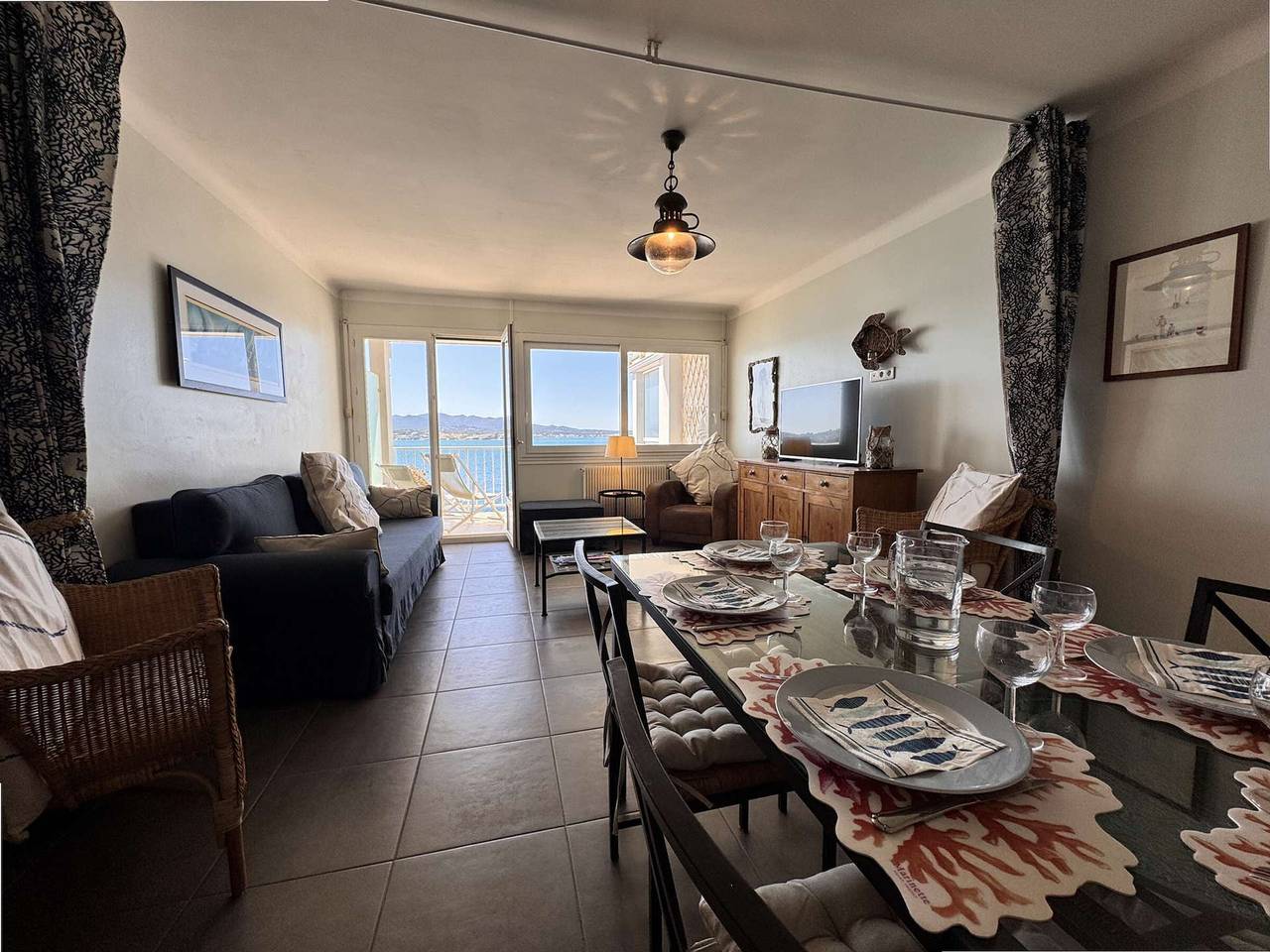 Geheel appartement, Vakantieappartement voor 6 personen met terras in Sanary-sur-Mer, Toulon regio