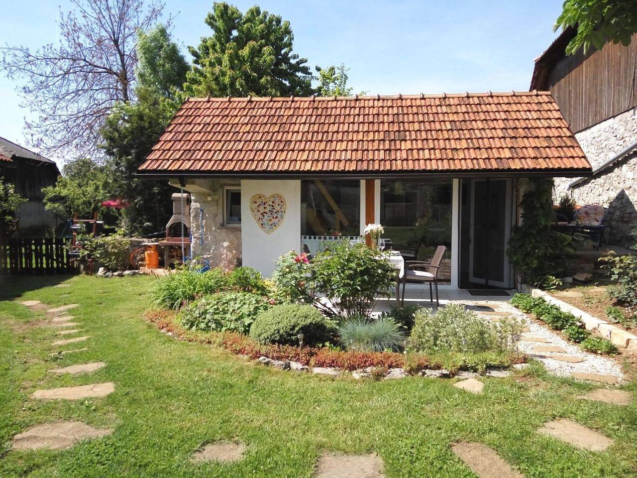 Tiny house with a big heart in Postojna, Innerkrain-Karst
