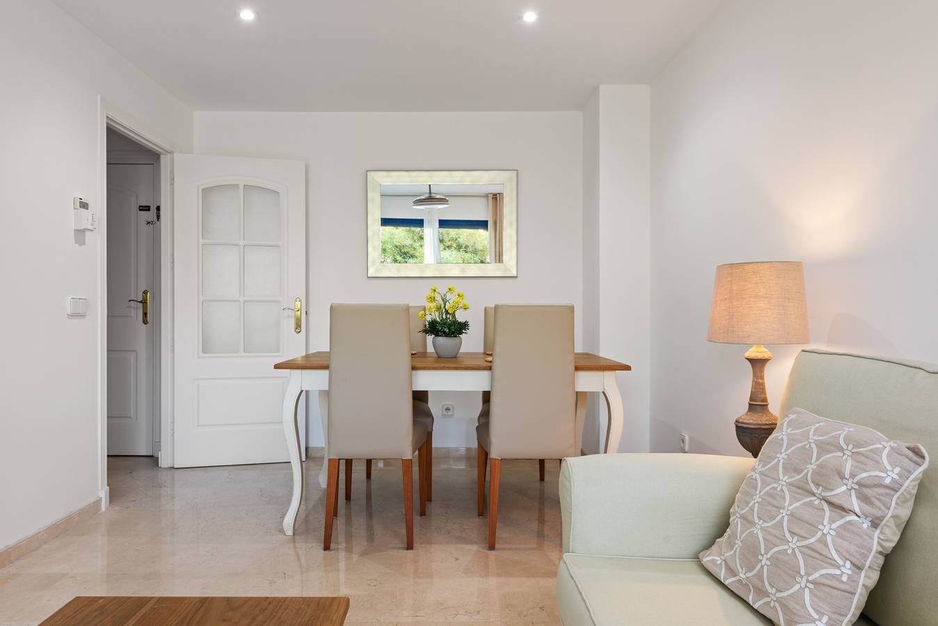 Entire apartment, Apartment 'Brisa Del Puerto' with Shared Pool, Wi-Fi and Air Conditioning in Puerto de la Duquesa, Manilva