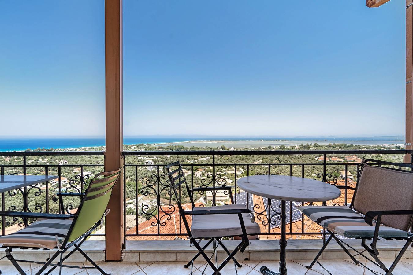 Entire apartment, Apartment "Lefkothea 2" with Sea View, Balcony & Wi-Fi in Frini, Lefkada City