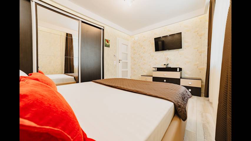 Gîte pour 6 personnes, avec terrasse et vue dans Poiana Brasov - Brasov - 3