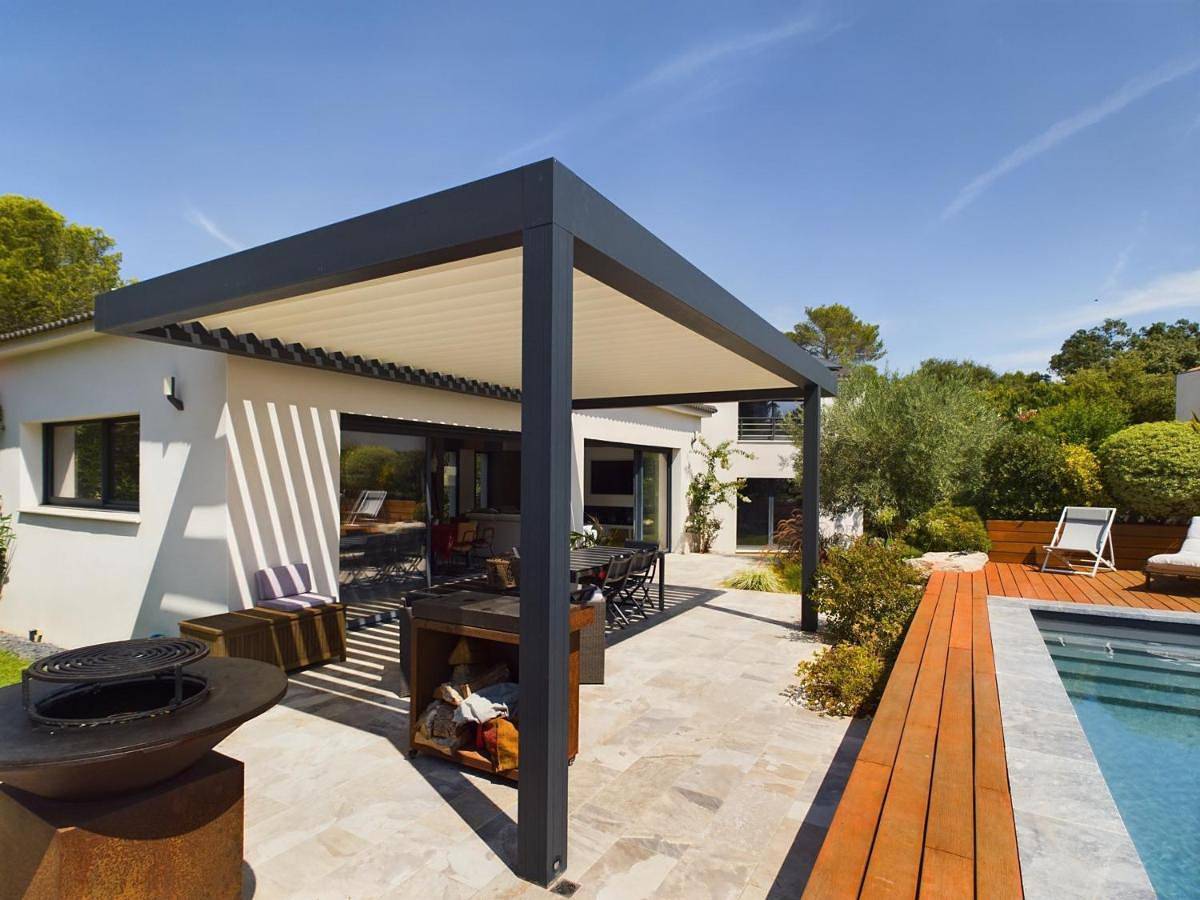 Holiday Home in Cornillon-Confoux, Côte méditerranéenne (France)