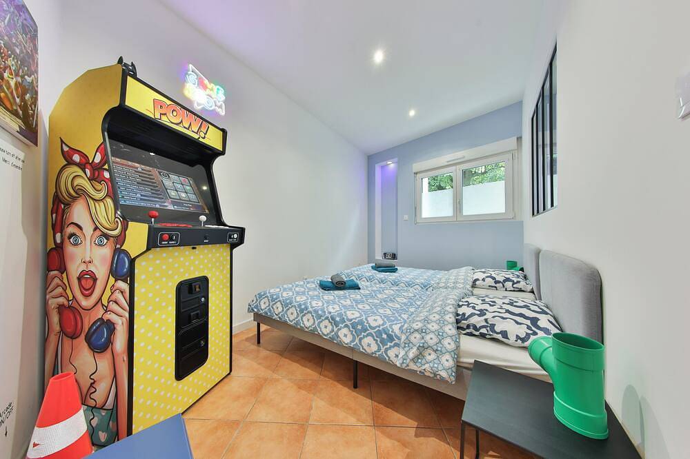 Entire apartment, L'Arkade - Gaming room. 2 people. Near main station in Mulhouse, Mulhouse region