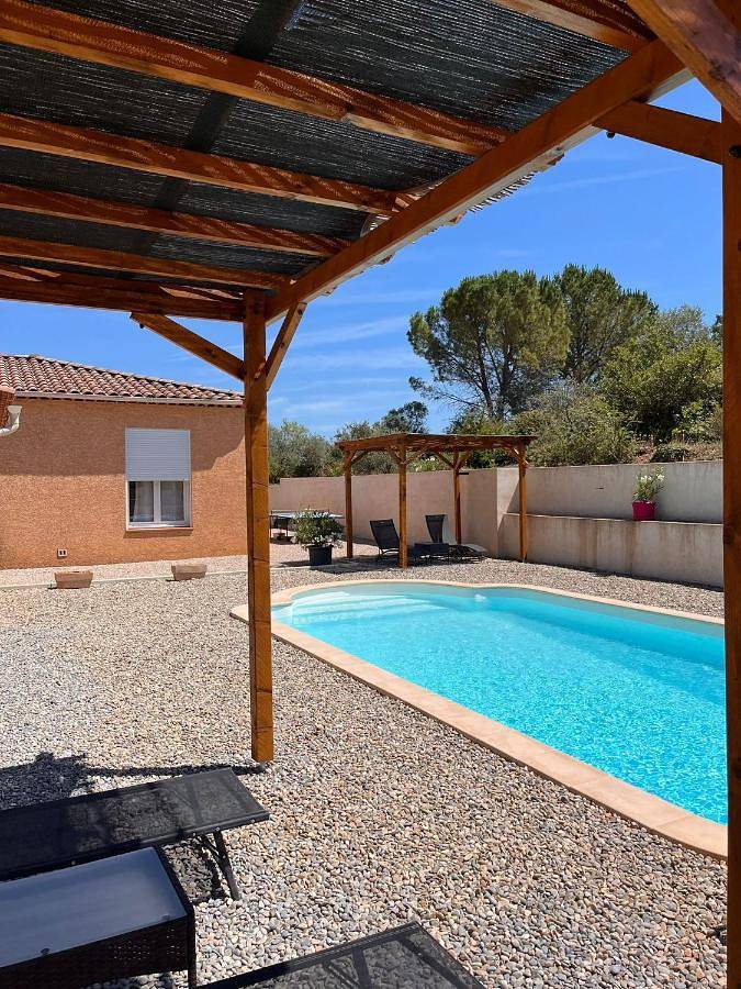 Location de vacances pour 3 personnes, avec jardin ainsi que piscine et vue à Saint-Maximin-la-Sainte-Baume - 4