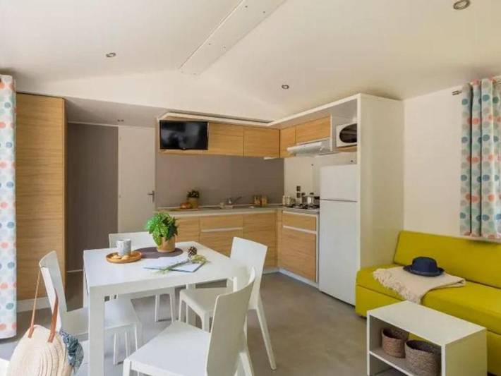 Camping pour 6 personnes, avec terrasse et piscine, animaux acceptés à Saint-Palais-sur-Mer - 2