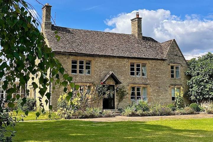 Holiday rental for 22 people, with pool and garden in Oxfordshire