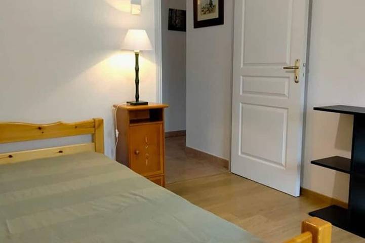 Gîte pour 4 personnes, avec jardin à Saint-Étienne-Lardeyrol - 2