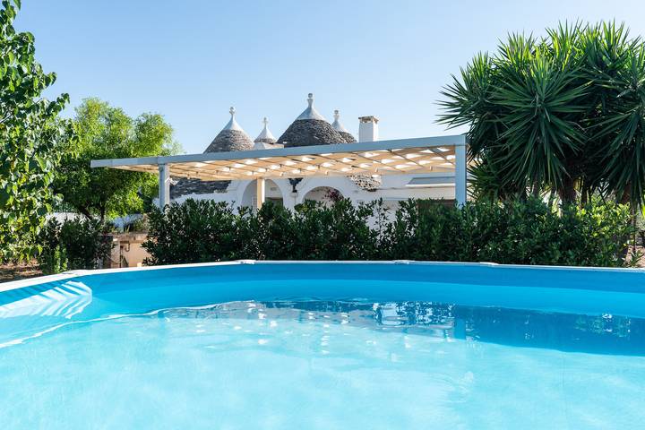 Trullo per 8 persone, con Piscina a Castellana Grotte