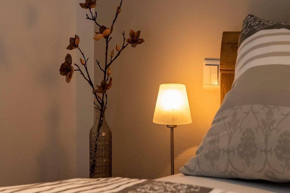 Ganze Wohnung, Ferienwohnung Magnolie bis 4 Personen, Balkon, 104 qm in Waging am See, Rupertiwinkel