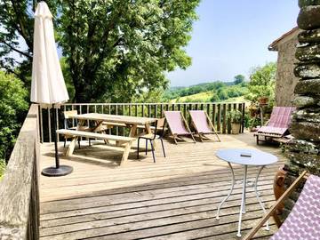 Gîte pour 14 personnes, avec jardin ainsi que vue sur le lac et piscine à Dourgne