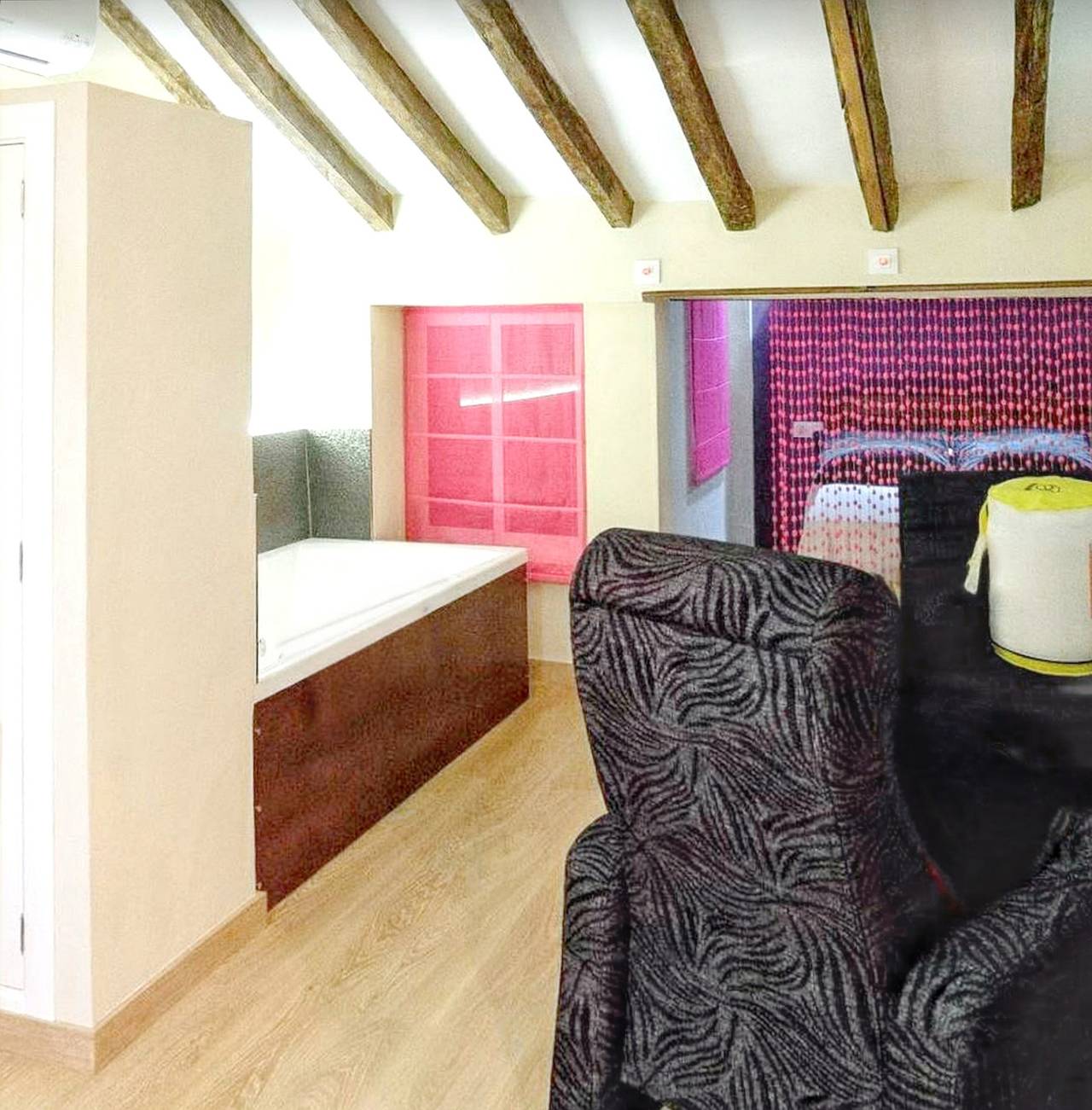 Ganze Wohnung, Gemütliche Wohnung in Ubrique mit Jacuzzi - 45 m² in Ubrique, Pueblos Blancos