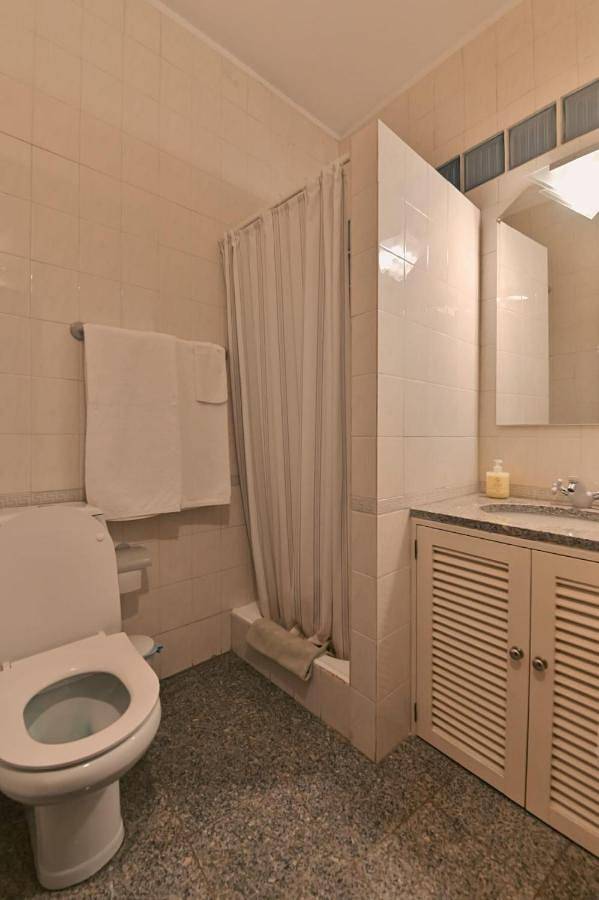 Location de vacances pour 20 personnes, avec piscine et vue ainsi que jardin et terrasse, animaux acceptés dans Melres - 4