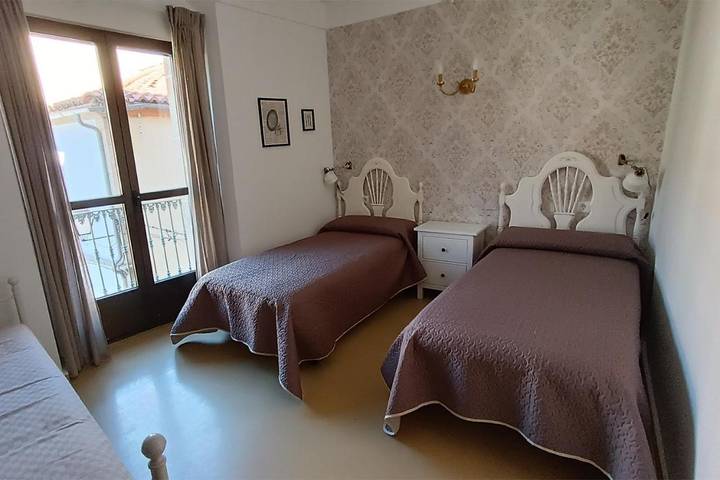 Hotel para 4 personas en Baños de Montemayor - 2