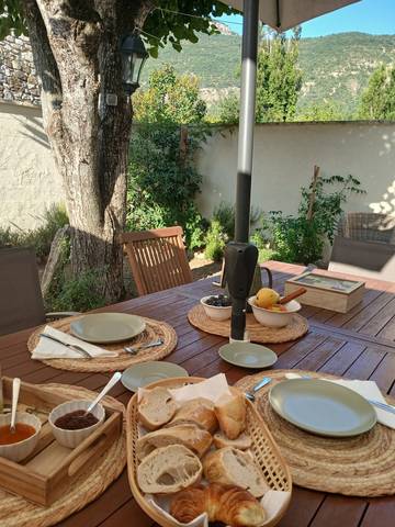 Chambre d’hôte pour 2 personnes, avec jardin à Roche-Saint-Secret-Béconne
