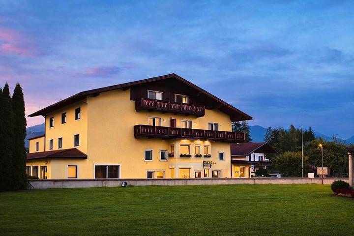 Hotel für 2 Personen, mit Terrasse und Garten sowie Ausblick in Wängle