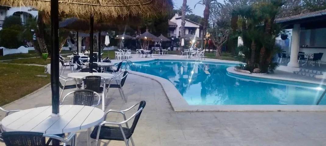 Ferienhaus für 6 Personen, mit Pool und Terrasse