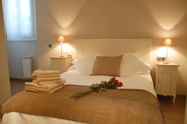 Apartamento de vacaciones para 4 personas, con piscina además de jardín y vistas - 1