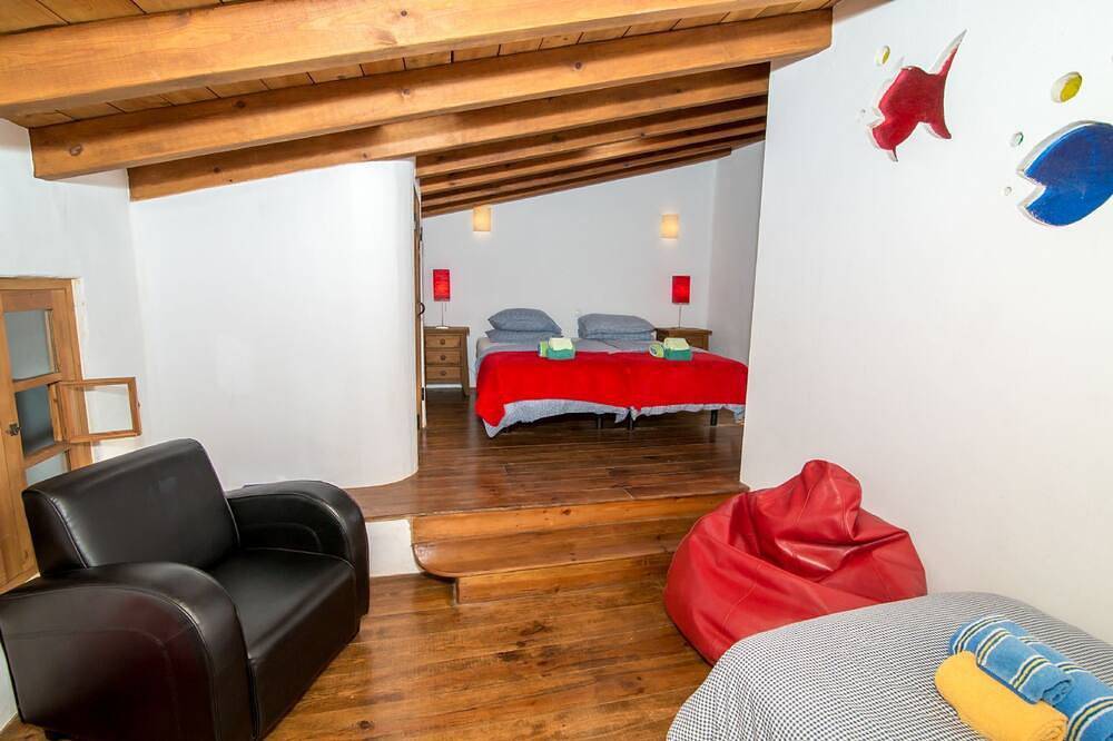 The Figos - sleeps up to 9 in Bordeira, Faro Distrikt