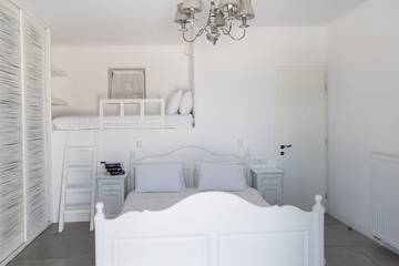Villa for 9 People in Paros Regional Unit, Photo 3