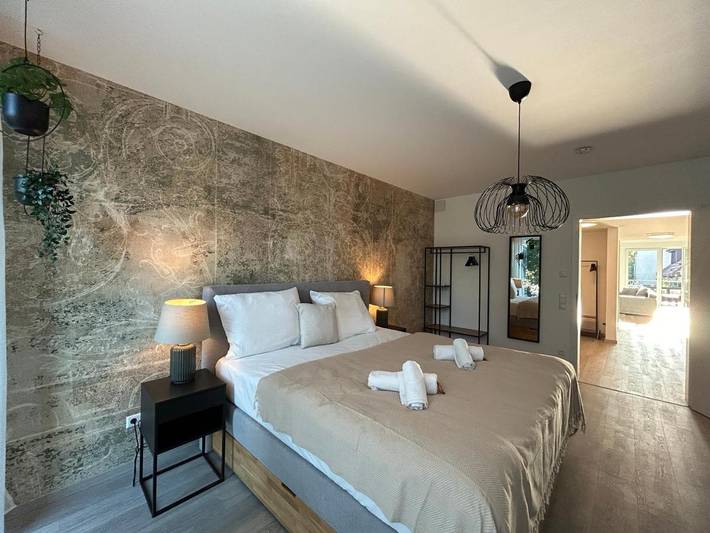 Ferienwohnung für 6 Personen, mit Balkon und Terrasse sowie Ausblick in Schwetzingen