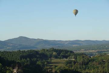 Gîte pour 4 personnes, avec terrasse et piscine à Forcalquier