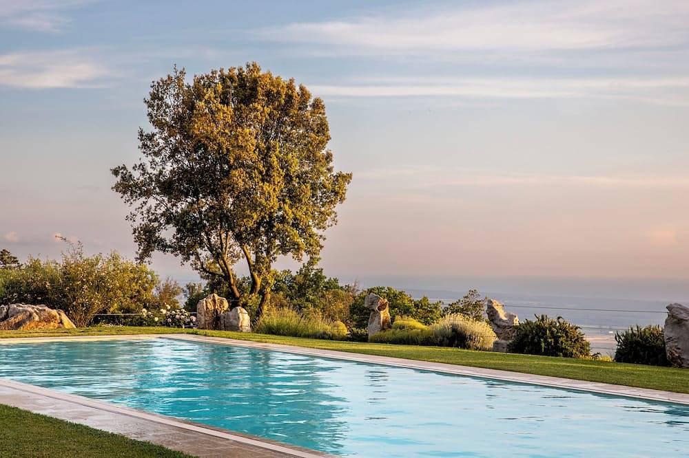 Ganze Wohnung, Haus Gelsomino in der Toskana (Lucca) mit Pool, und spektakulärem Meerblick in Lucca, Italienische Riviera