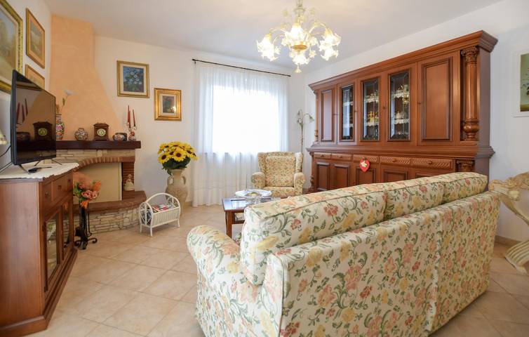 Appartement de luxe avec piscine, jardin et WiFi : Lido di Camaiore | 2km du centre ville in Camaiore, Riviera Italienne