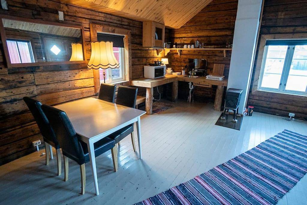 Two-Bedroom House in Vestvågøy