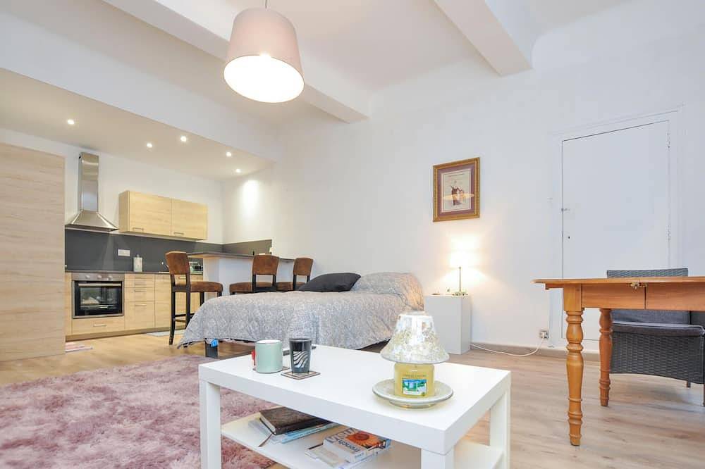 Appartement entier, Appartement confortable à Barjols avec Wi-Fi in Barjols, Région de Brignoles