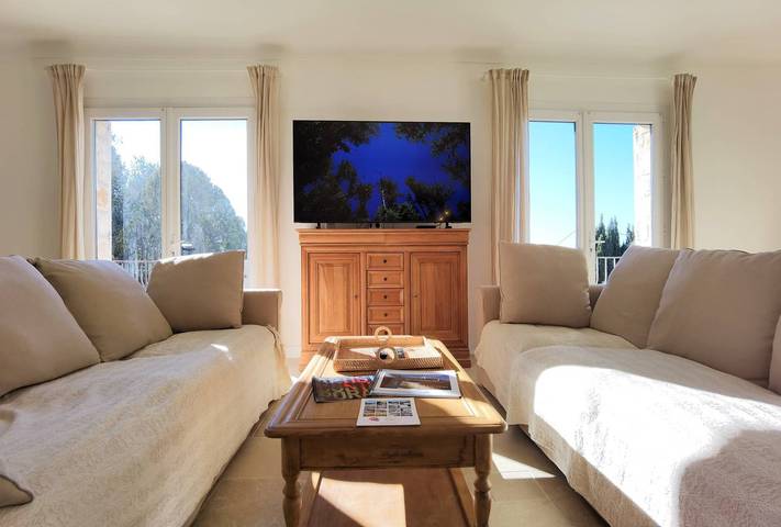 Gîte pour 12 personnes, avec piscine, adapté aux familles à Roquefort-les-Pins - 4