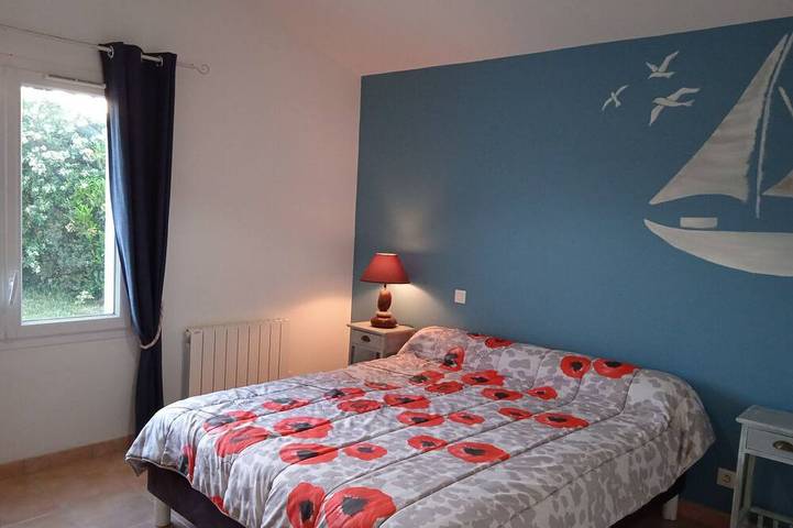 Gîte pour 4 personnes, avec jardin à Vairé - 3