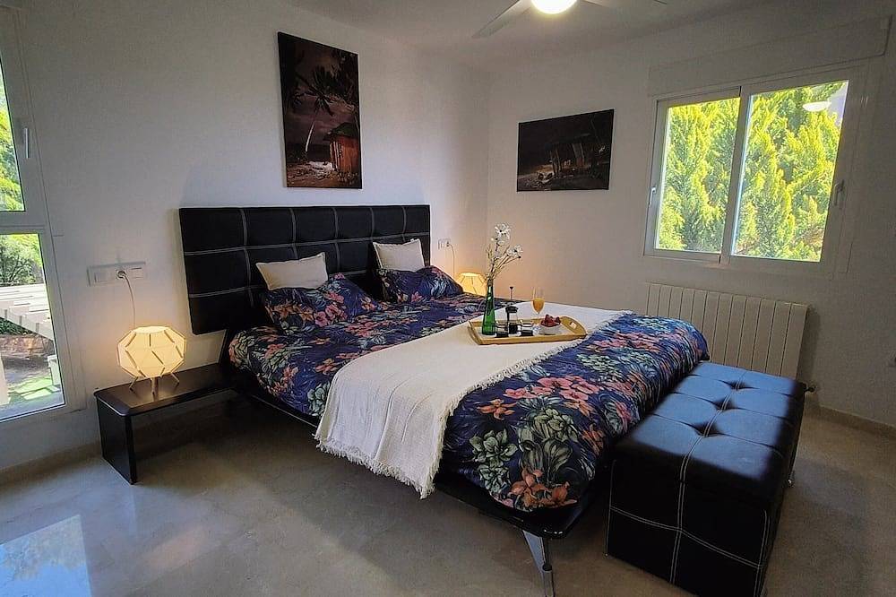 Grande villa luxueuse pour 6 avec fenêtres panoramiques et vue sur mer in Javea Port, Jávea