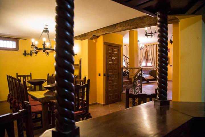 Casa rural para 18 personas, con vistas y terraza, Se admiten mascotas en Horche - 3