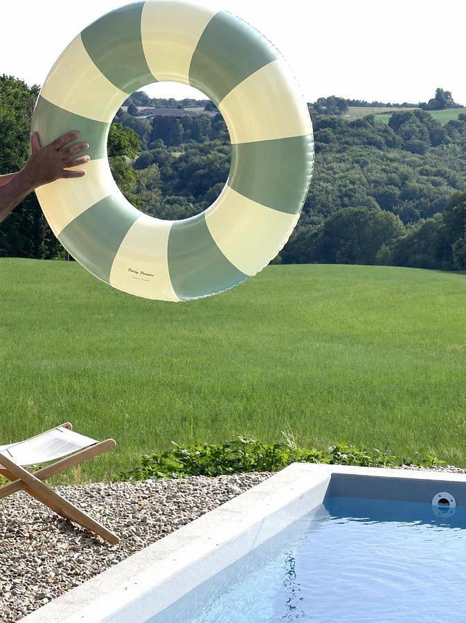 Location de vacances pour 8 personnes, avec Terrasse et Jardin ainsi que Piscine et Vue à Jumilhac-le-Grand - 3