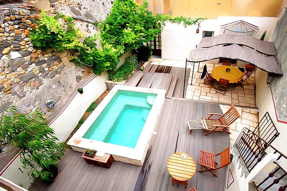 Charming stone house 3* small heated swimming pool near Pezenas in Cazouls-d'Hérault, Côte d'Améthyste