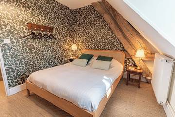 Gîte pour 12 Personnes dans Apremont-sur-Allier, Saint-Amand-Montrond, Photo 3