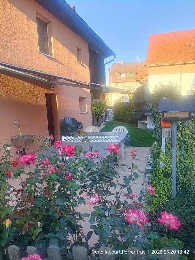 Chambre d’hôte pour 4 personnes, avec terrasse ainsi que vue et jardin dans Canton du Jura